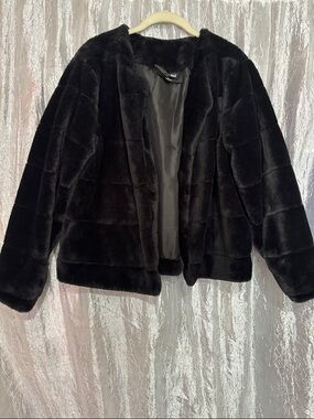 Plush Black Teddy Jacket for Women - Sleek Open Front